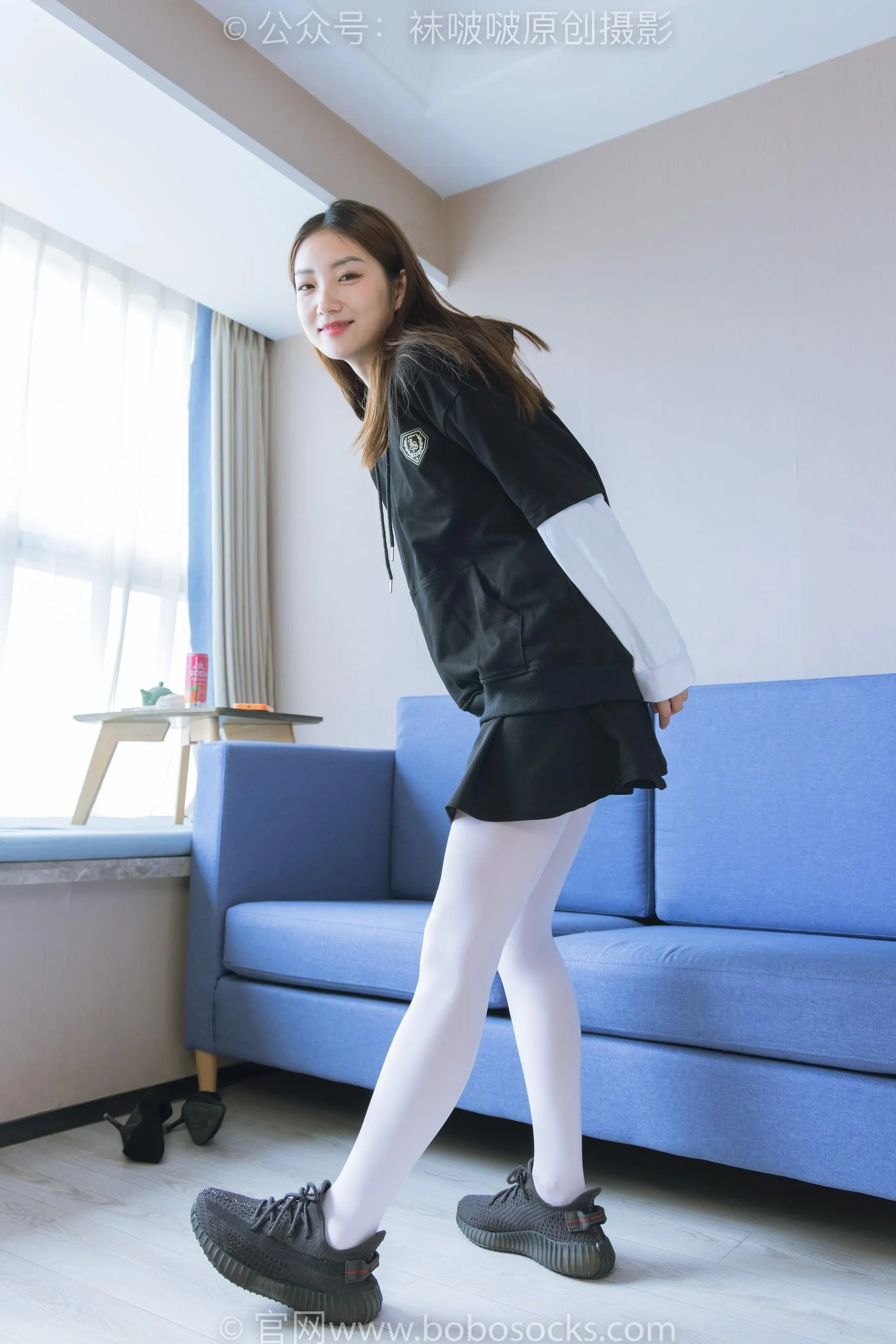 [BoBoSocks袜啵啵]NO.214 小沫-黑色运动鞋、厚白丝 [89P]插图3